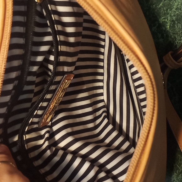 MMS Design Studio Shoulder Bag - Picture 4 of 8